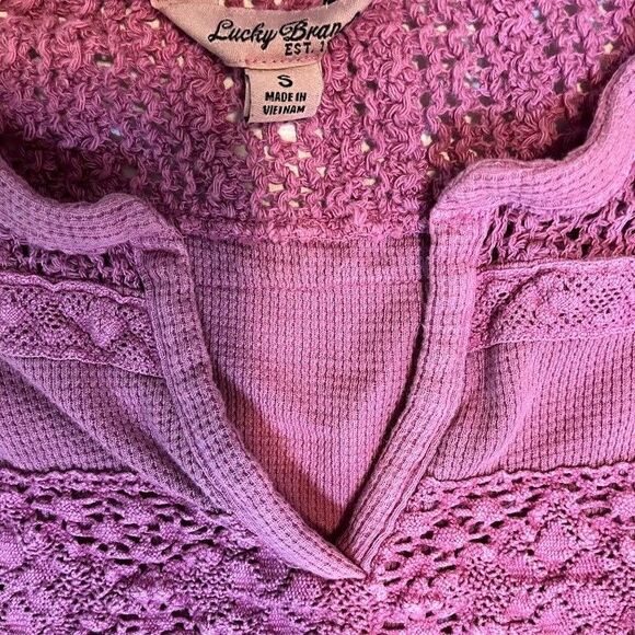 Lucky Brand Bohochic Fuschia Waffle Knit w/Crocheted Inlay Long Sleeve Top SZ S - Picture 3 of 5